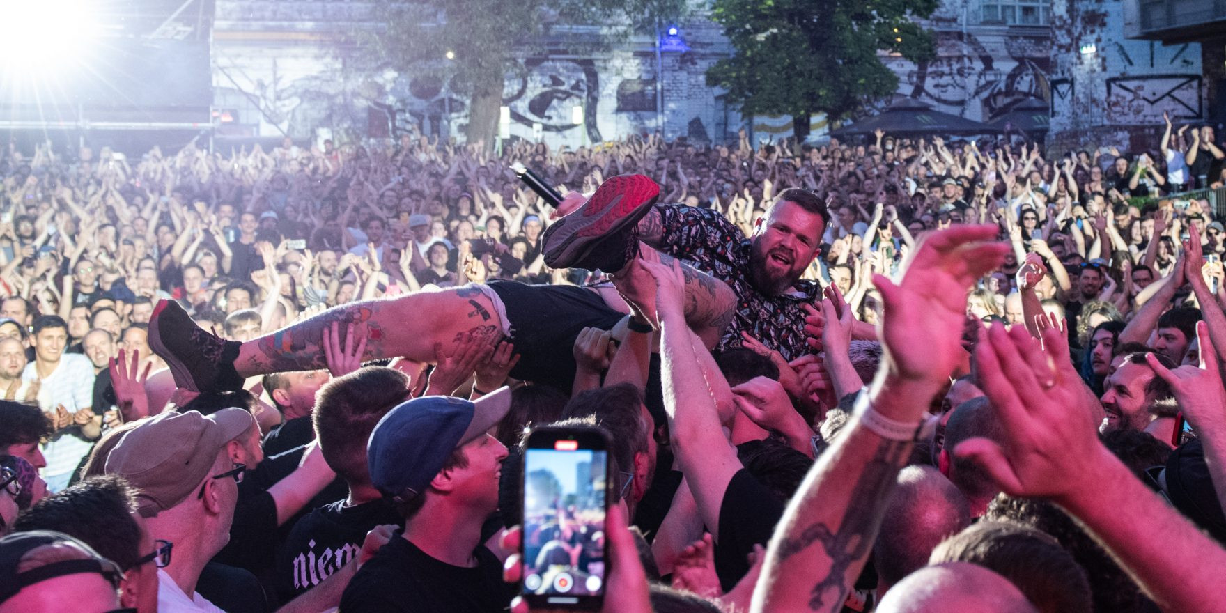 Feine Sahne Fischfilet - Wir Kommen In Frieden - Live 2025