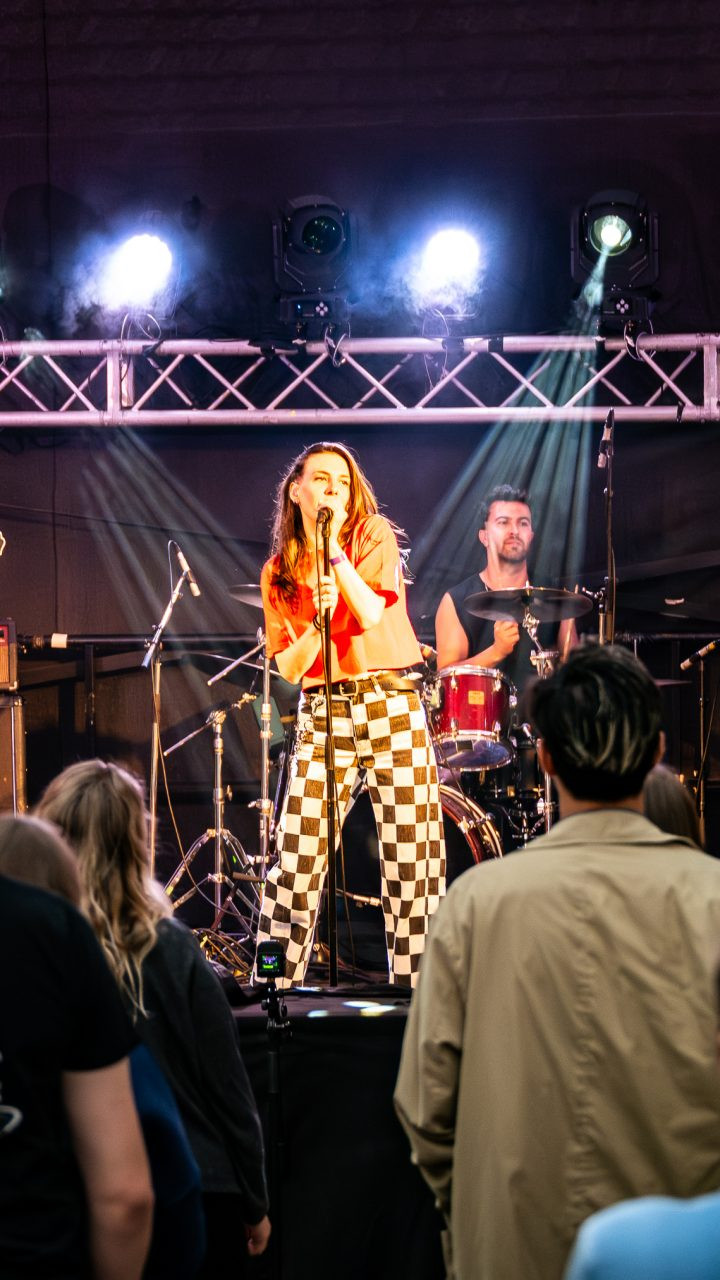 Szene Soundgarden mit Shatterfly und Noisy Sunset