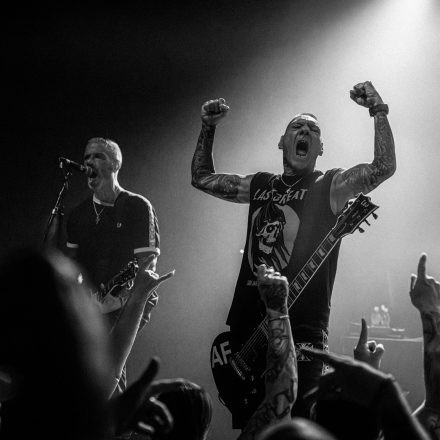 Agnostic Front & Battery & Alive Inside