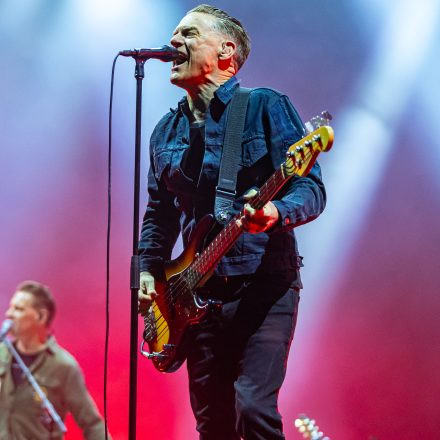 Bryan Adams