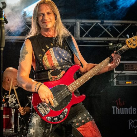 Thunderjunkies | Izy Riff & The Lucky Boys