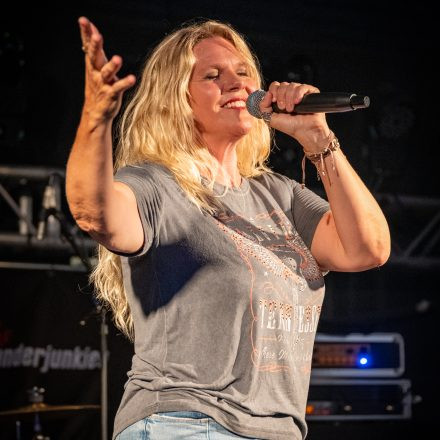 Thunderjunkies | Izy Riff & The Lucky Boys