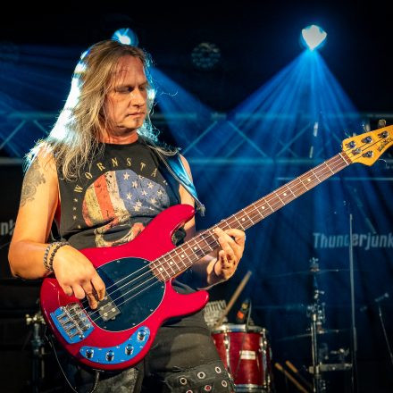 Thunderjunkies | Izy Riff & The Lucky Boys
