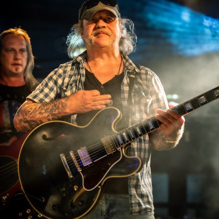 Thunderjunkies | Izy Riff & The Lucky Boys