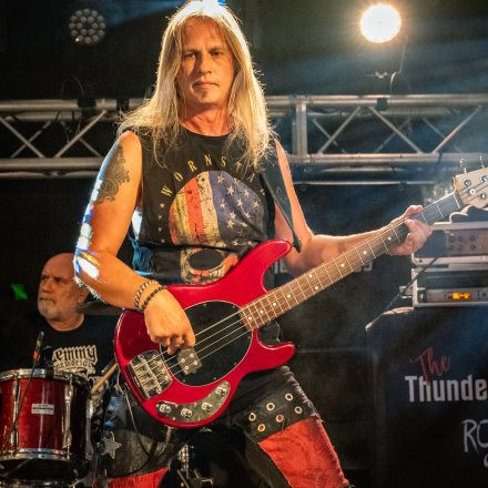 Thunderjunkies | Izy Riff & The Lucky Boys