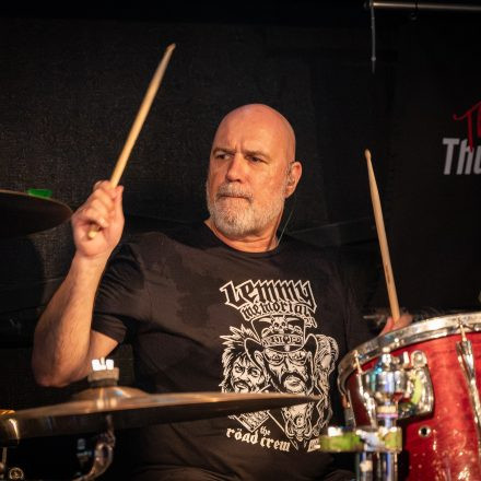 Thunderjunkies | Izy Riff & The Lucky Boys