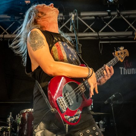 Thunderjunkies | Izy Riff & The Lucky Boys