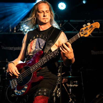 Thunderjunkies | Izy Riff & The Lucky Boys