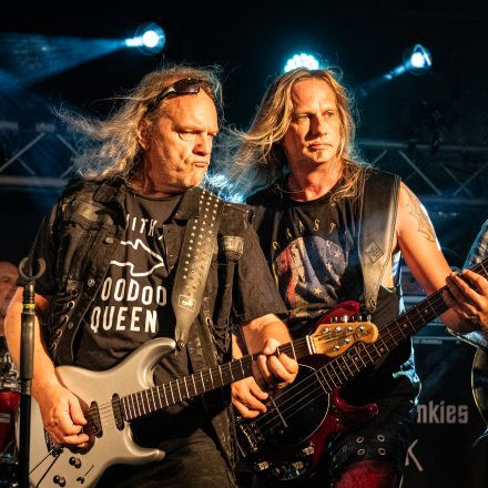 Thunderjunkies | Izy Riff & The Lucky Boys