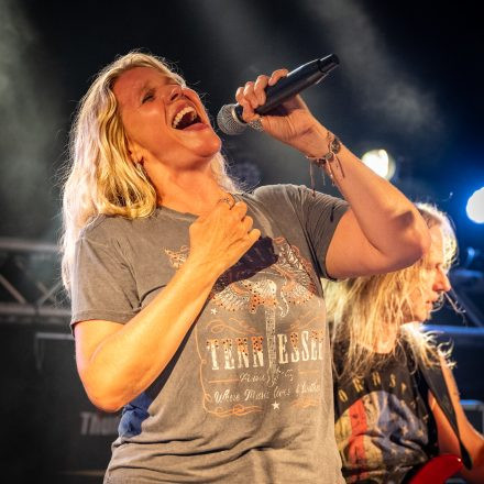 Thunderjunkies | Izy Riff & The Lucky Boys