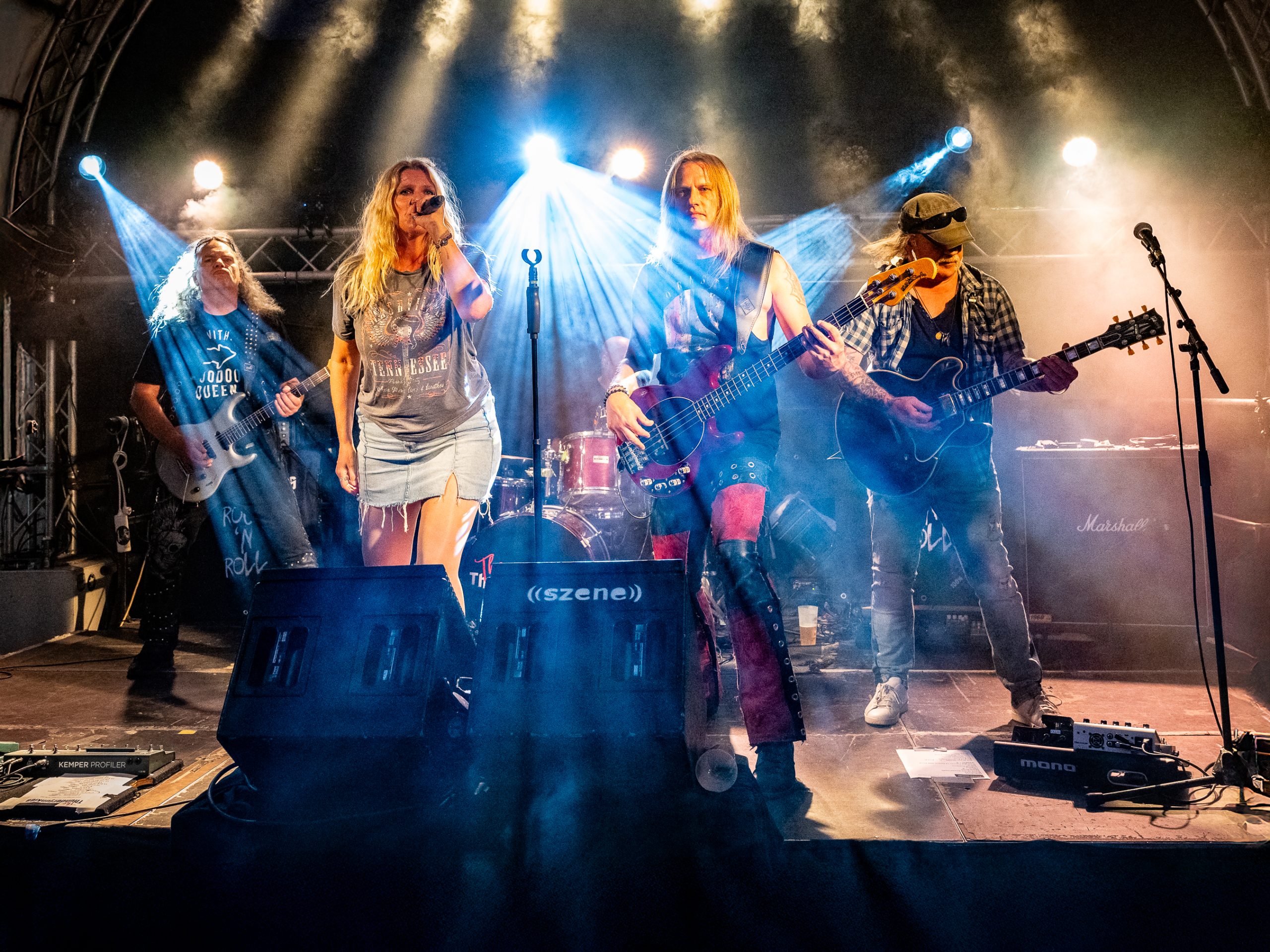 Thunderjunkies | Izy Riff & The Lucky Boys