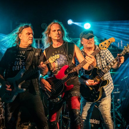 Thunderjunkies | Izy Riff & The Lucky Boys