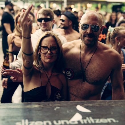 Techno am Wasser