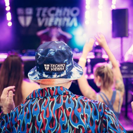 Techno am Wasser