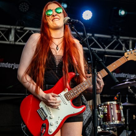 Thunderjunkies | Izy Riff & The Lucky Boys