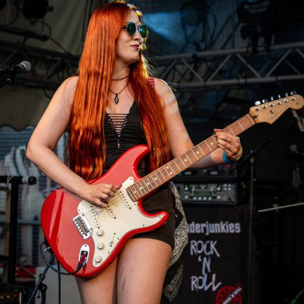 Thunderjunkies | Izy Riff & The Lucky Boys