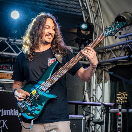 Thunderjunkies | Izy Riff & The Lucky Boys