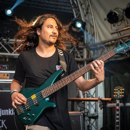Thunderjunkies | Izy Riff & The Lucky Boys