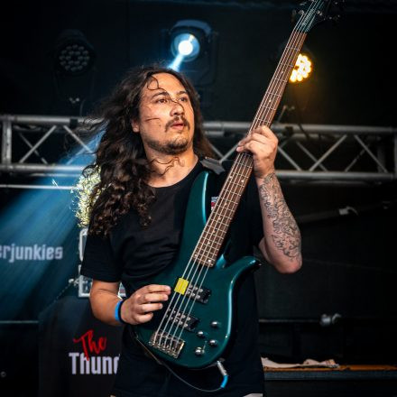 Thunderjunkies | Izy Riff & The Lucky Boys