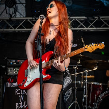 Thunderjunkies | Izy Riff & The Lucky Boys