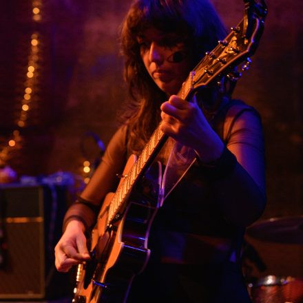 L.A. WITCH (Support: The Zew)