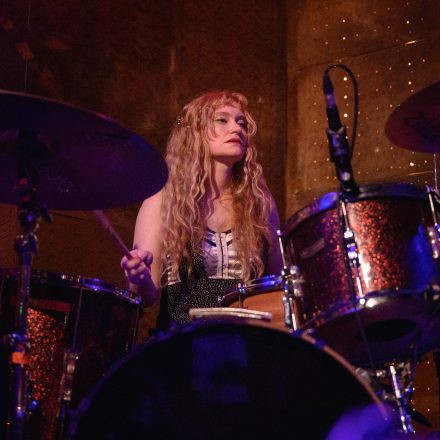 L.A. WITCH (Support: The Zew)
