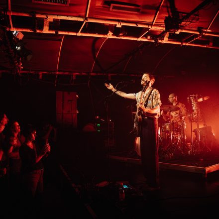 Gizmo Varillas | Support: Bon Jour