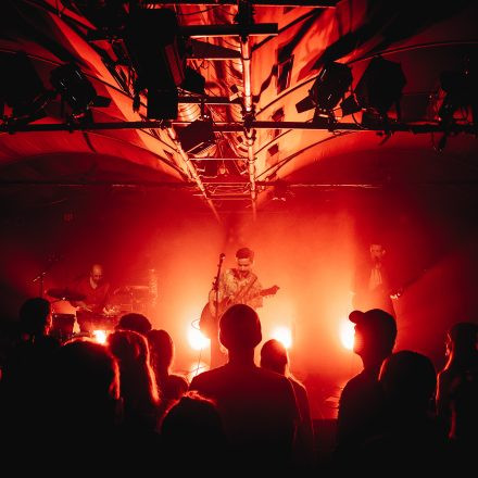 Gizmo Varillas | Support: Bon Jour