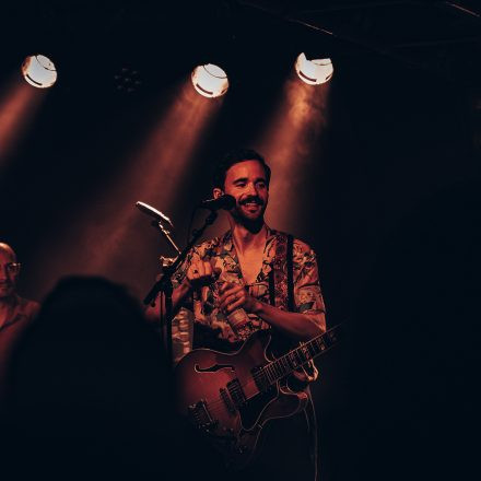 Gizmo Varillas | Support: Bon Jour