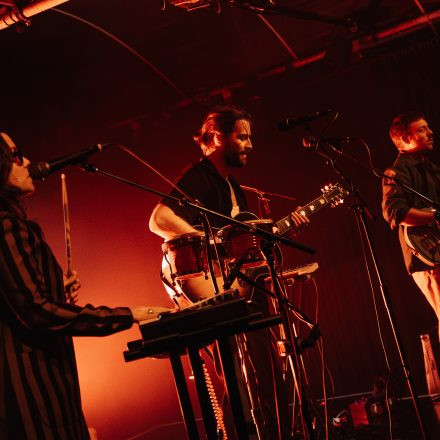 Gizmo Varillas | Support: Bon Jour