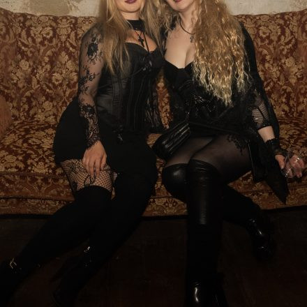 Schwarzer Reigen - Götterdämmerung