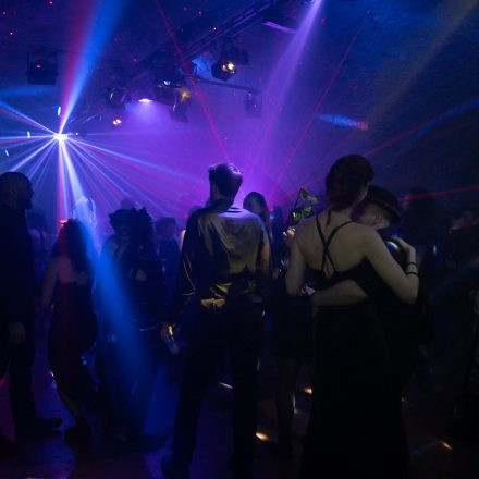 Schwarzer Reigen - Götterdämmerung