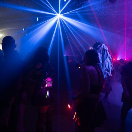 Schwarzer Reigen - Götterdämmerung