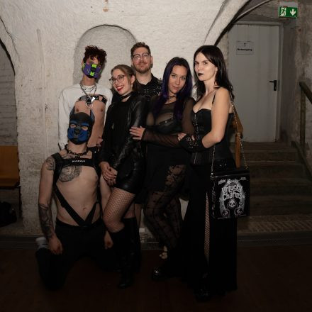 Schwarzer Reigen - Götterdämmerung