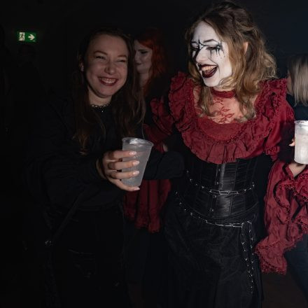 Schwarzer Reigen - Götterdämmerung