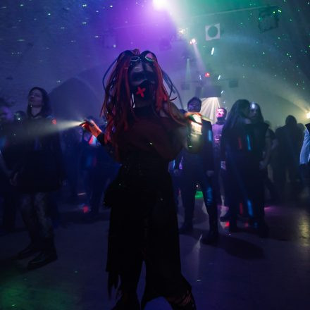 Schwarzer Reigen - Götterdämmerung