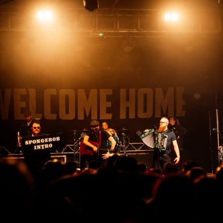 The O'Reillys and the Paddyhats