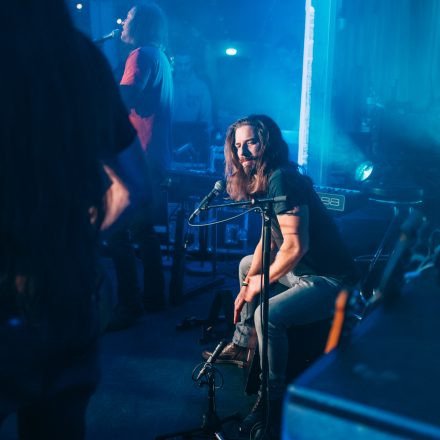 16 Bands gegen Gewalt an Frauen 2025