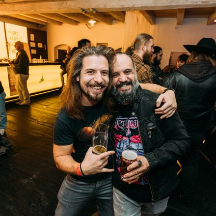 16 Bands gegen Gewalt an Frauen 2025