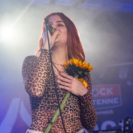 16 Bands gegen Gewalt an Frauen 2025