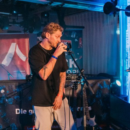 16 Bands gegen Gewalt an Frauen 2025