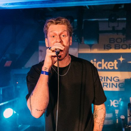 16 Bands gegen Gewalt an Frauen 2025