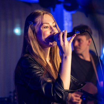 16 Bands gegen Gewalt an Frauen 2025