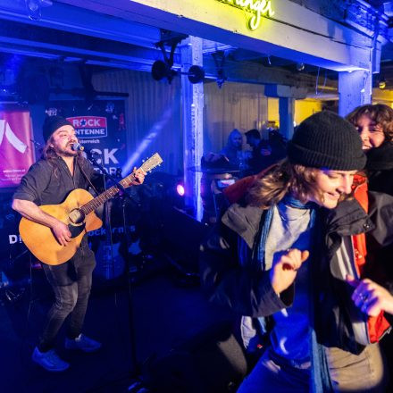 16 Bands gegen Gewalt an Frauen 2025