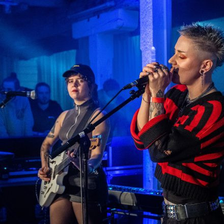 16 Bands gegen Gewalt an Frauen 2025