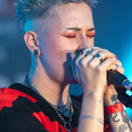 16 Bands gegen Gewalt an Frauen 2025