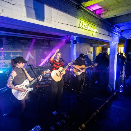 16 Bands gegen Gewalt an Frauen 2025