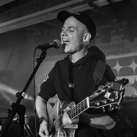 16 Bands gegen Gewalt an Frauen 2025