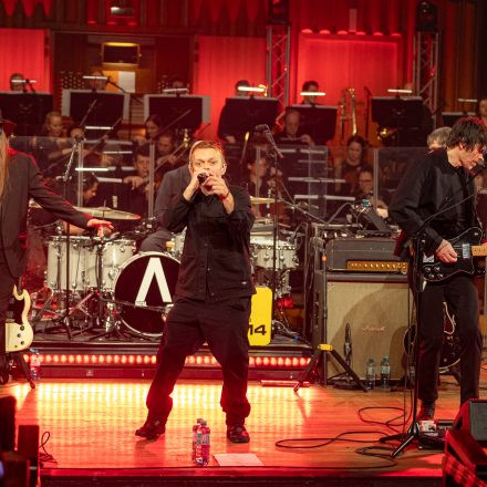 FM4 Radio Session mit Archive und dem ORF Radio-Symphonieorchester Wien