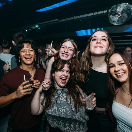 Wannabe 90ies & 2000s Club!